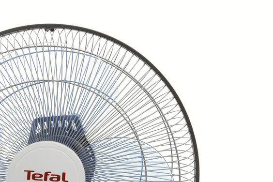 Quạt treo tường Tefal - VH677690 công suất lớn